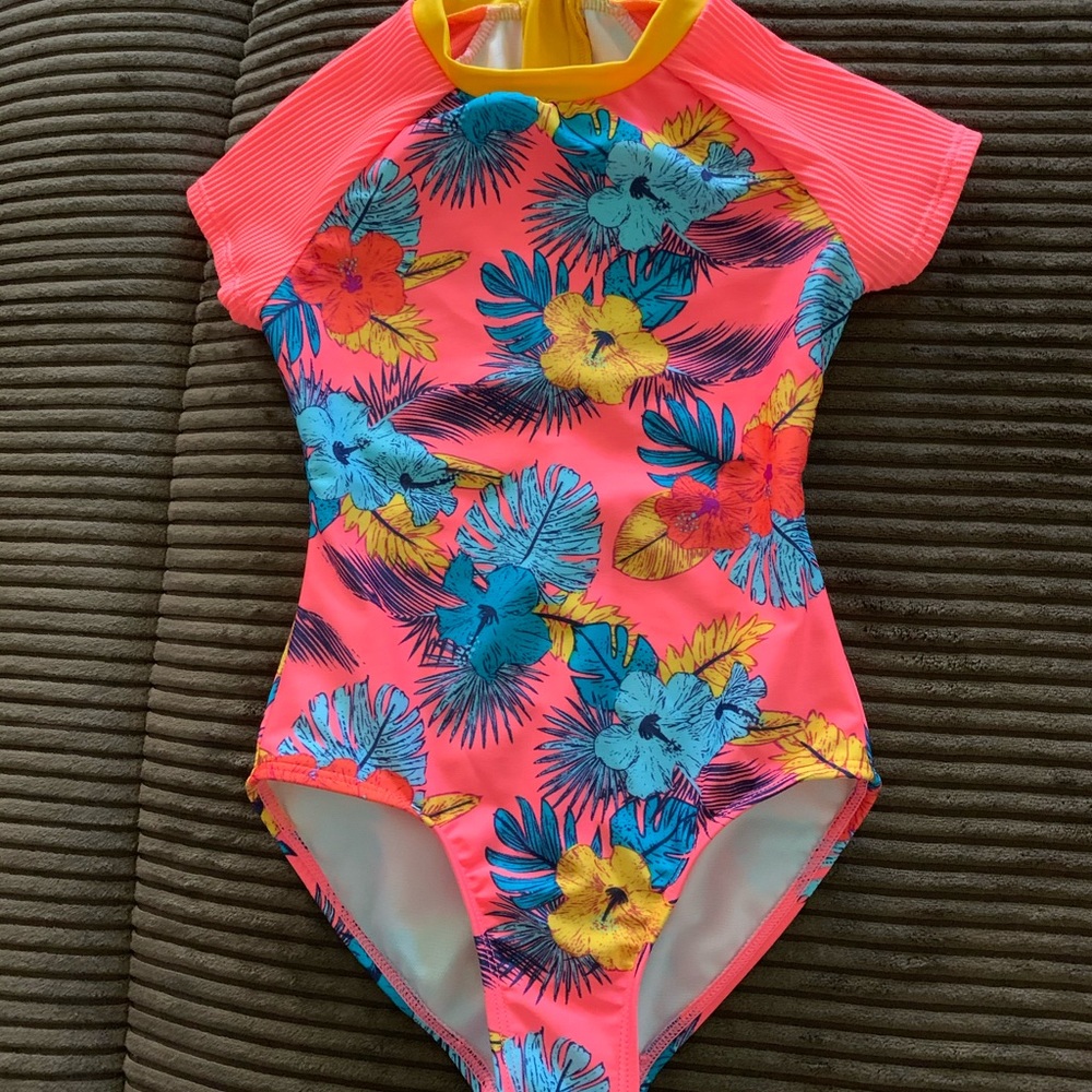 NWOT pretty coral floral swimsuit girl (6/6X)